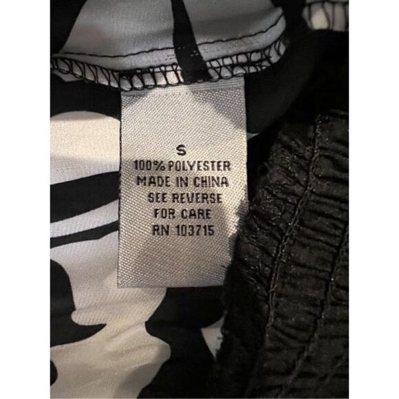 Signature by Larry Levine top women’s size Small black & white sheer long sleeve - Picture 7 of 7